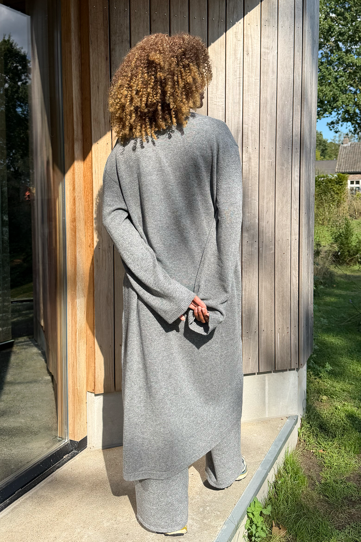 Langer Strickcardigan aus Viskose-Merino-Mix – Grey Melange