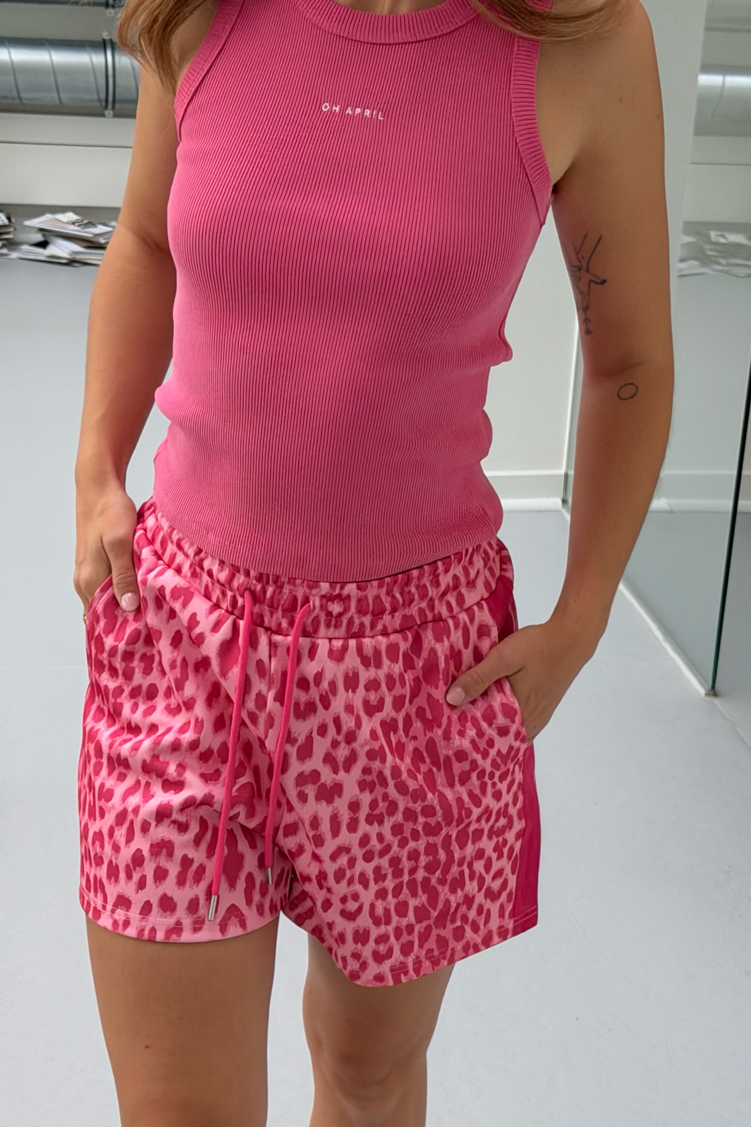 Kael Track Shorts Leo Raspberry