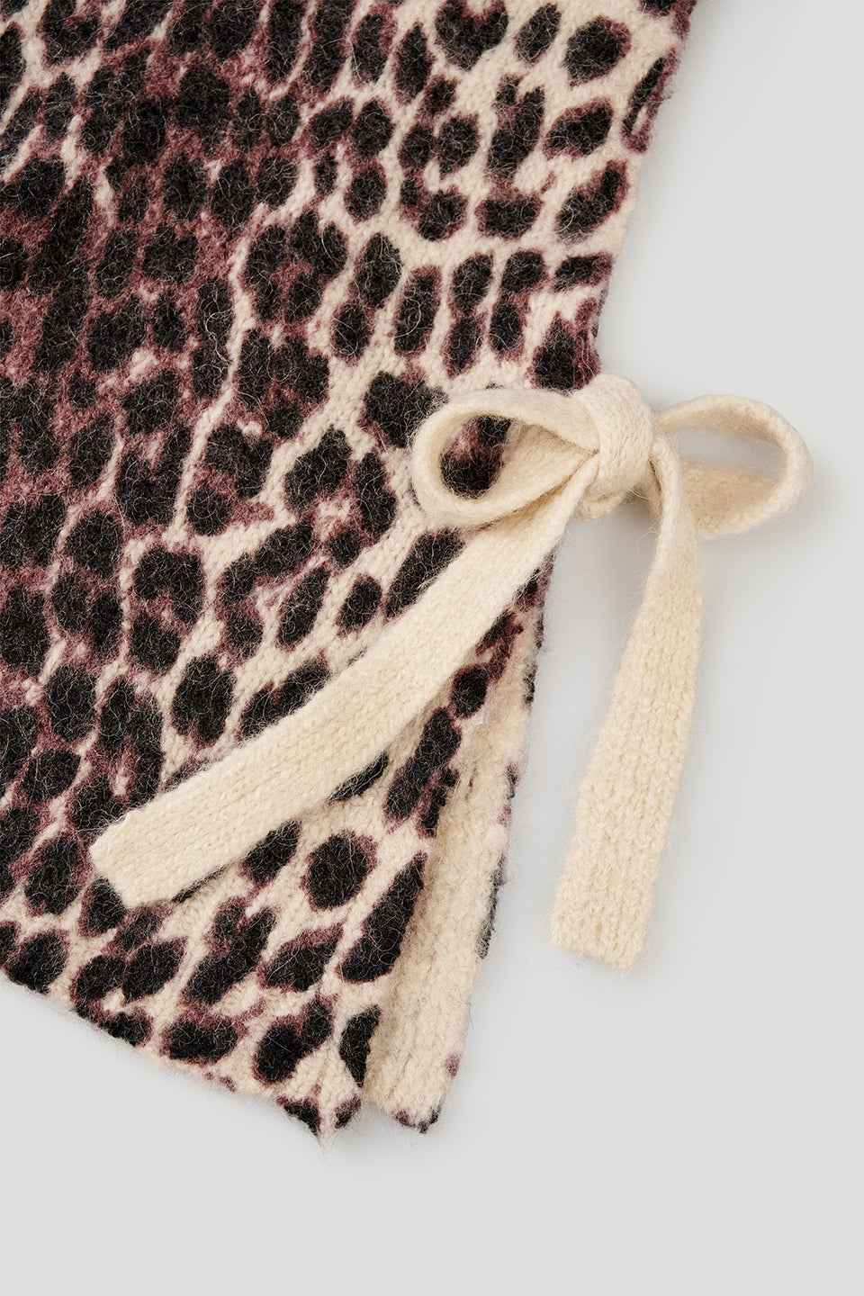 Moxie Tie Vest Leo Cherrywood