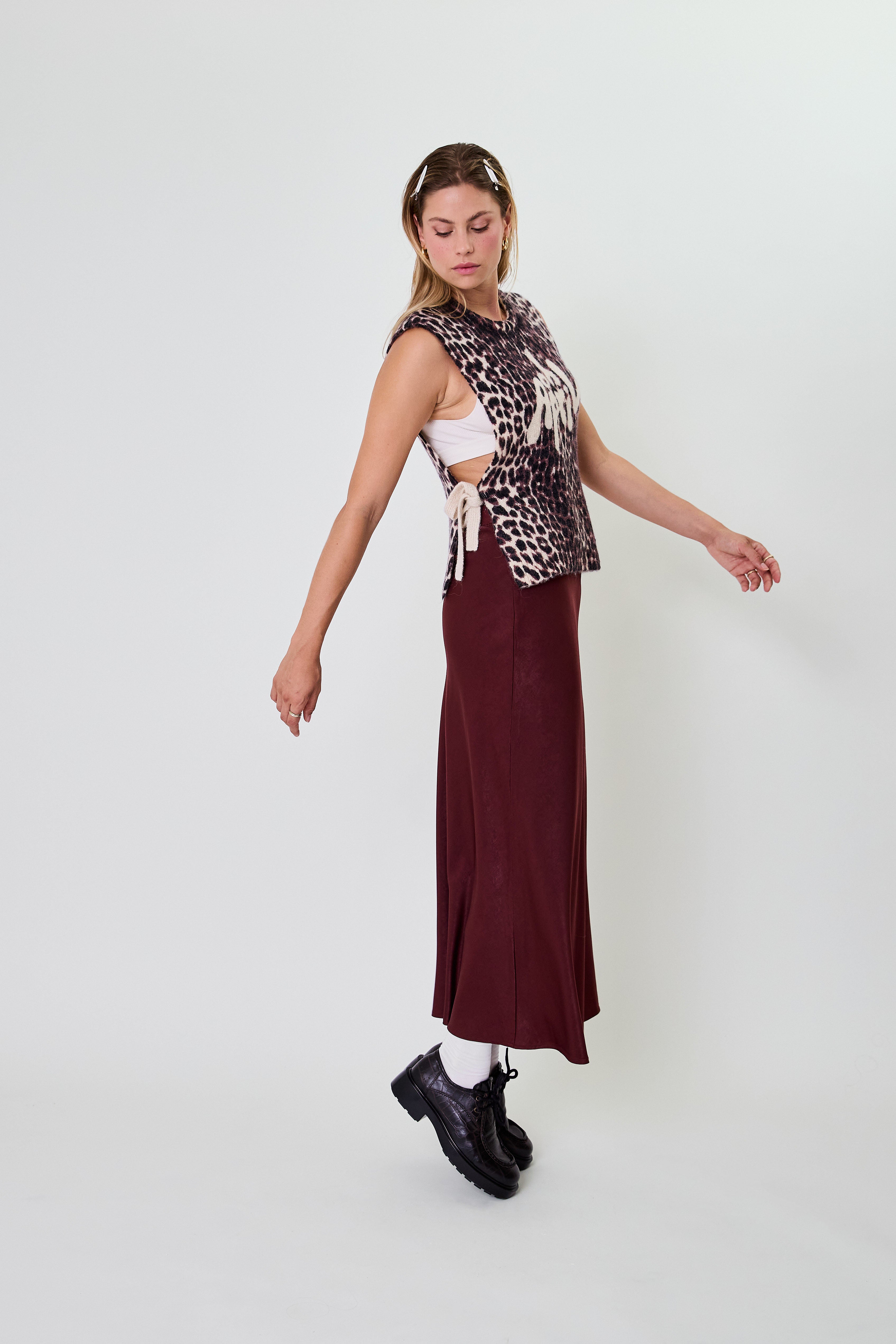 Moxie Tie Vest Leo Cherrywood