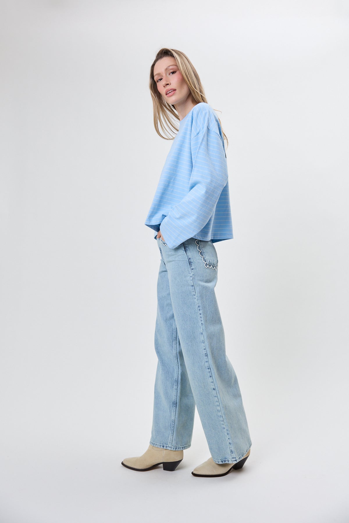 Regular Longsleeve Hot Girls Sky Blue
