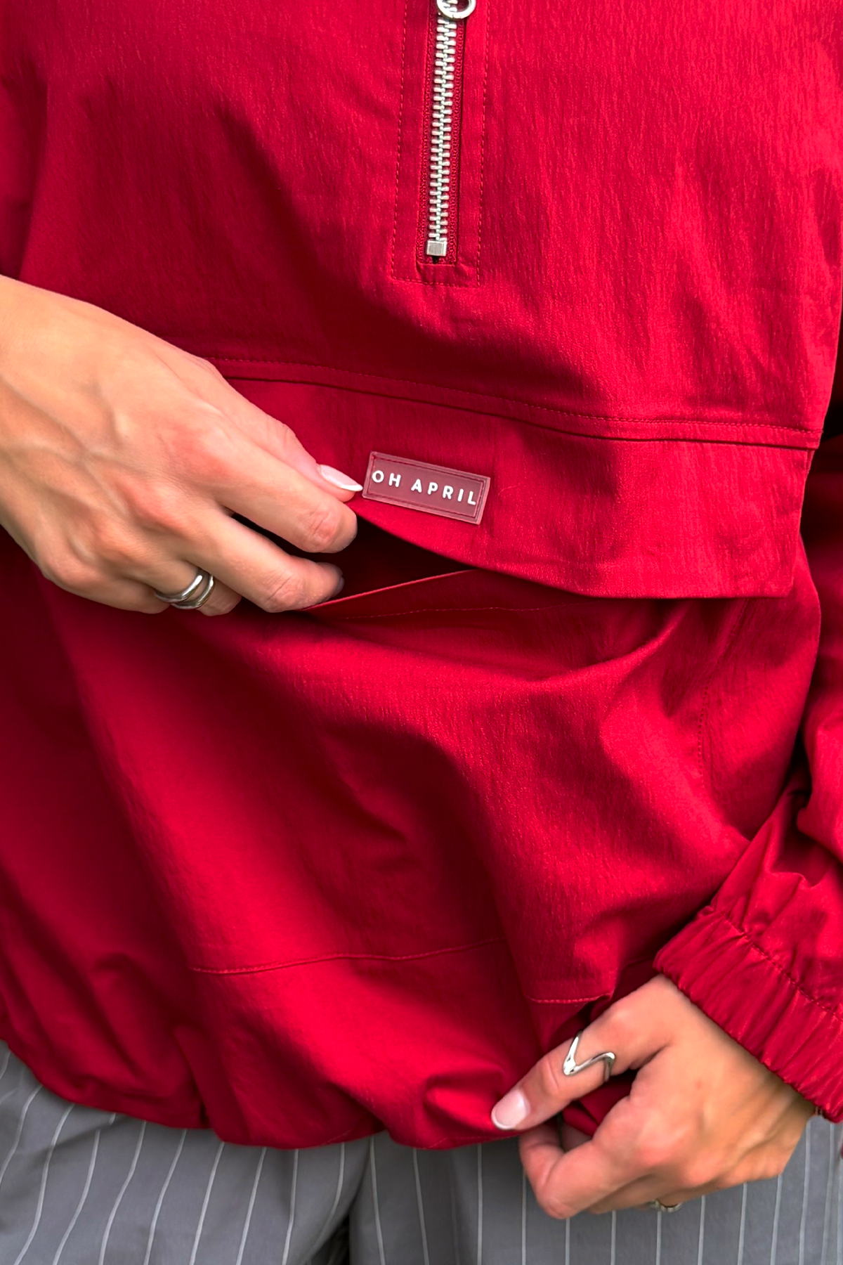 Windbreaker mit Kordelzug – Cherry Red