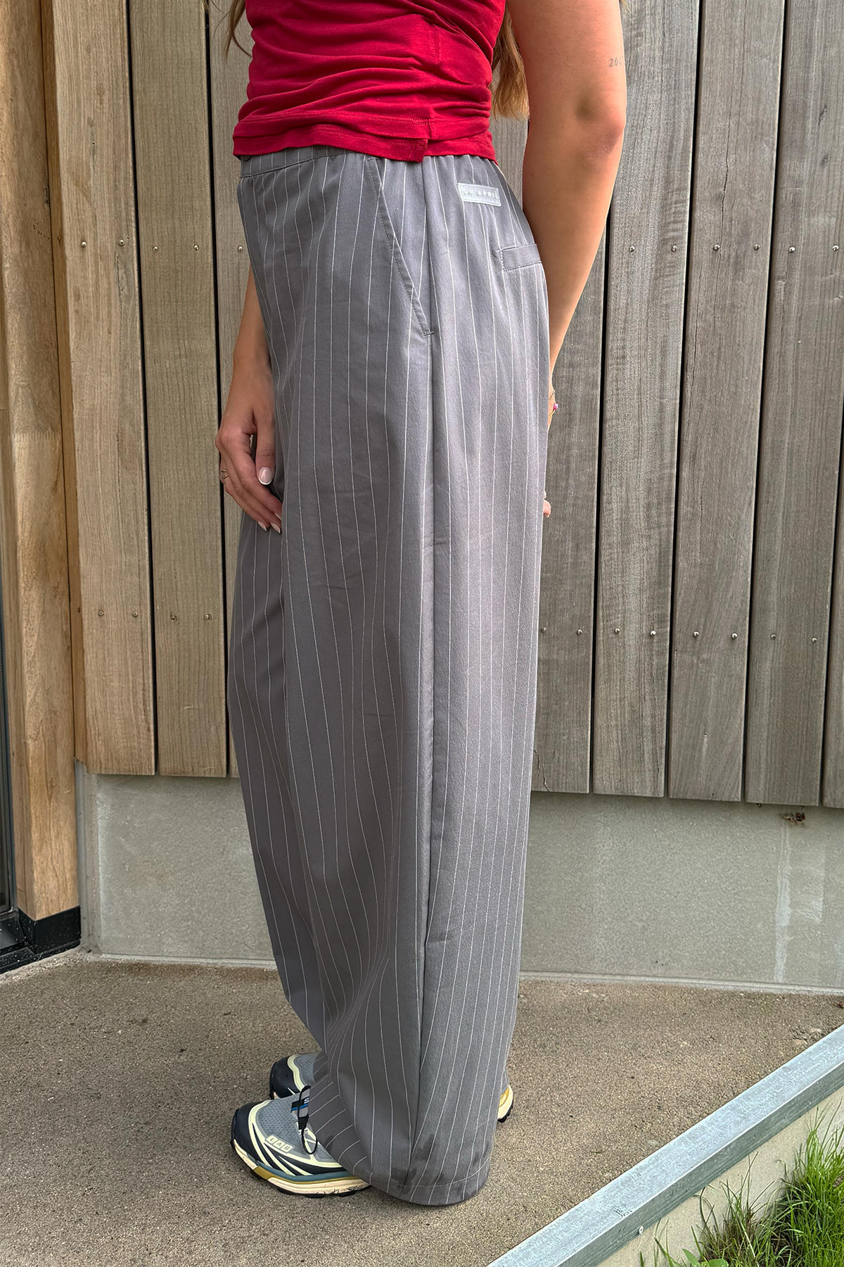 Tracksuit Pants mit Nadelstreifen – Dark Grey