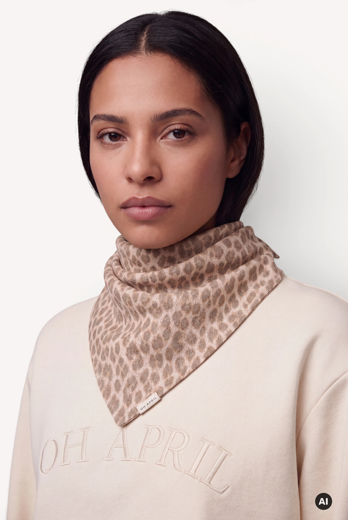 Elsie Triangle Scarf Leo Beige
