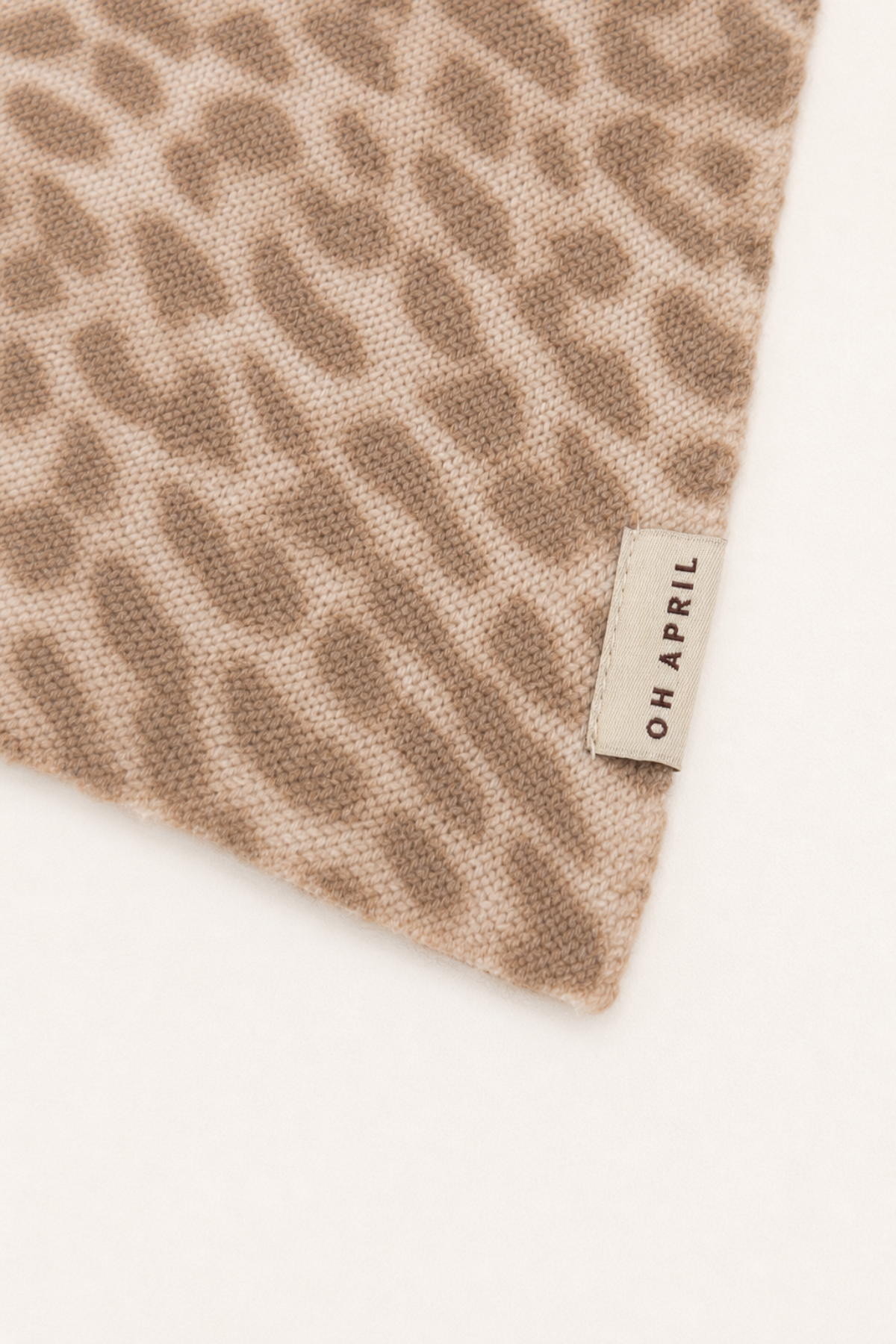 Elsie Triangle Scarf Leo Beige