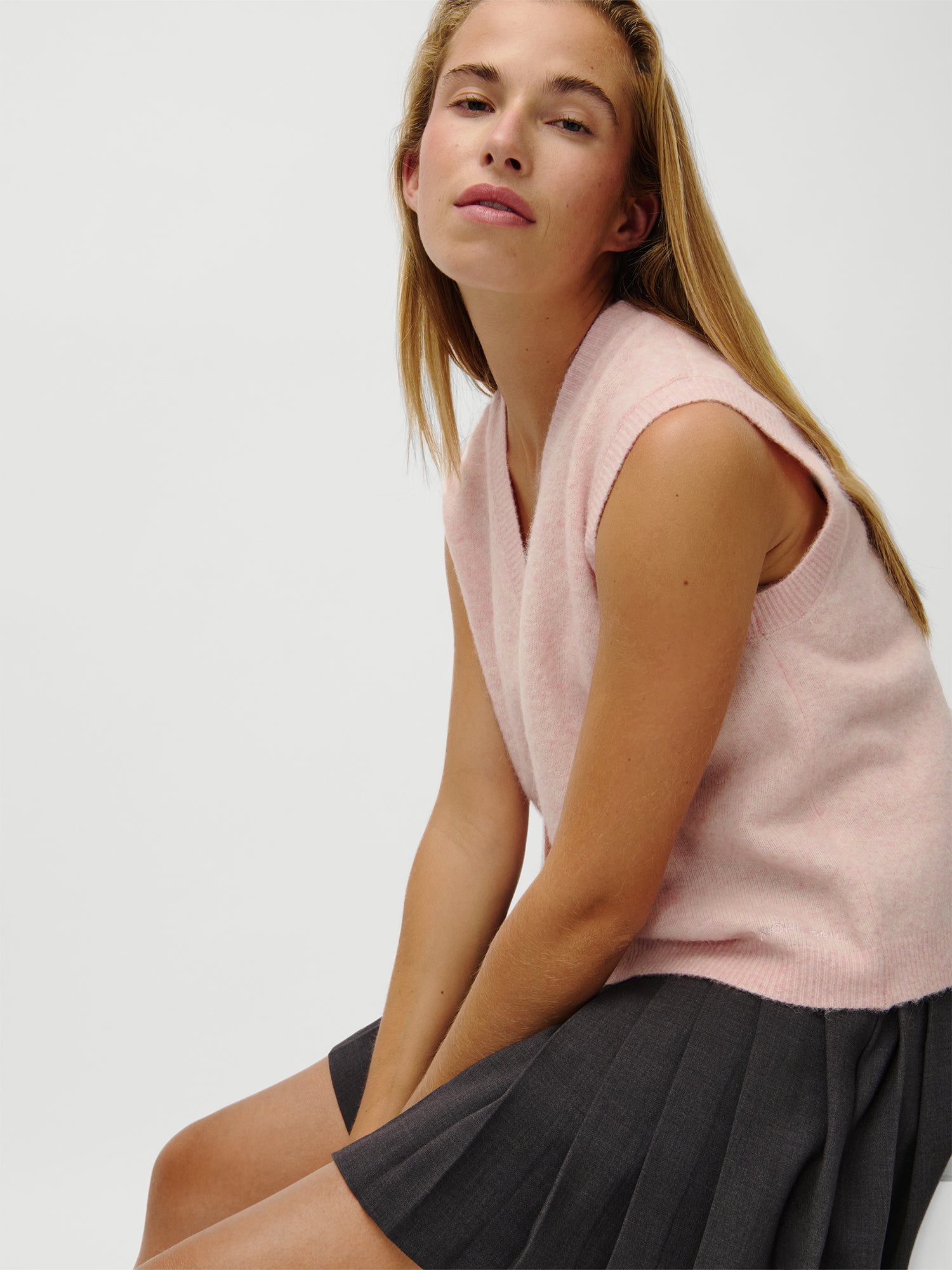 Amira Knit Vest Light Pink