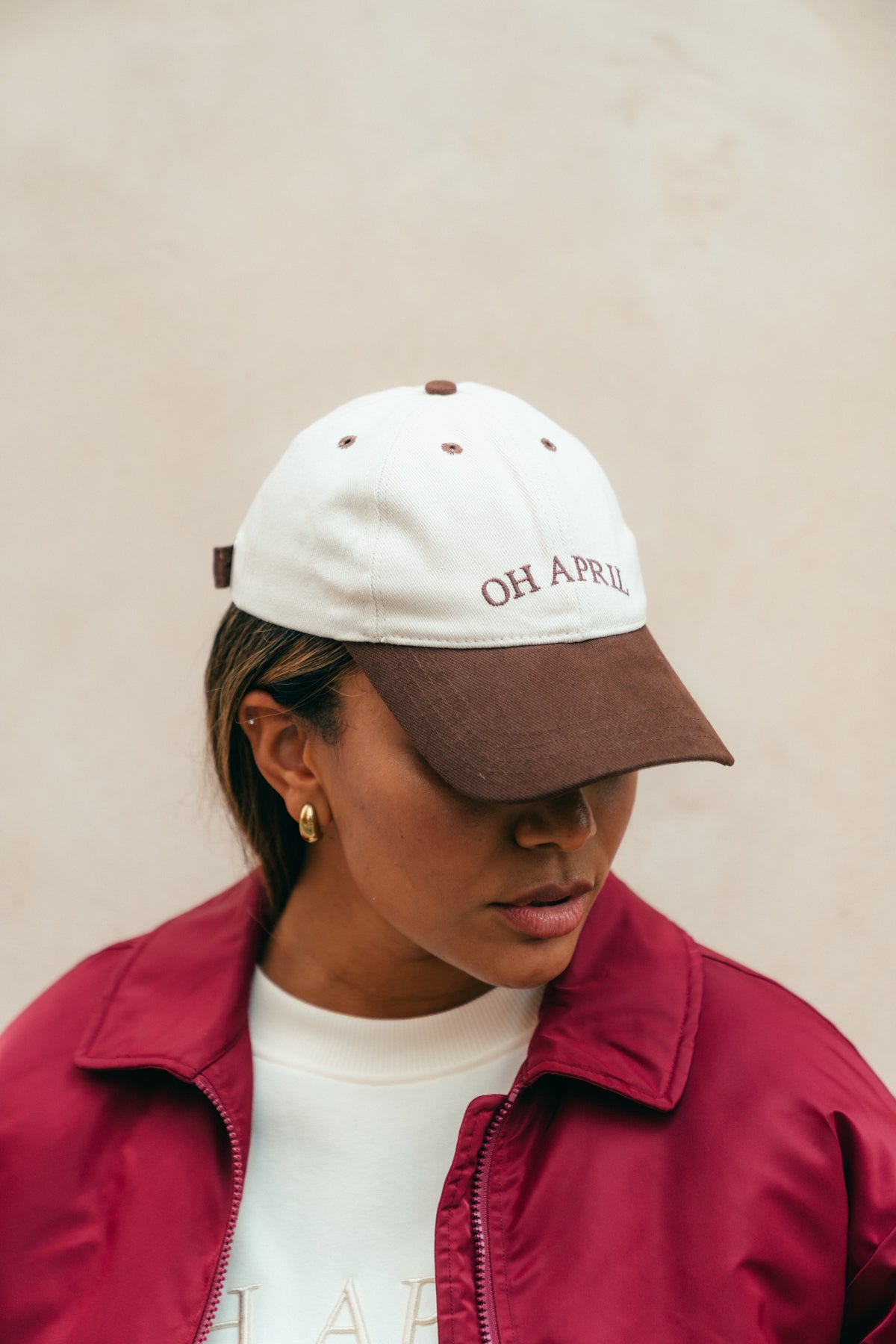 Evi Cap Off White/Dark Brown