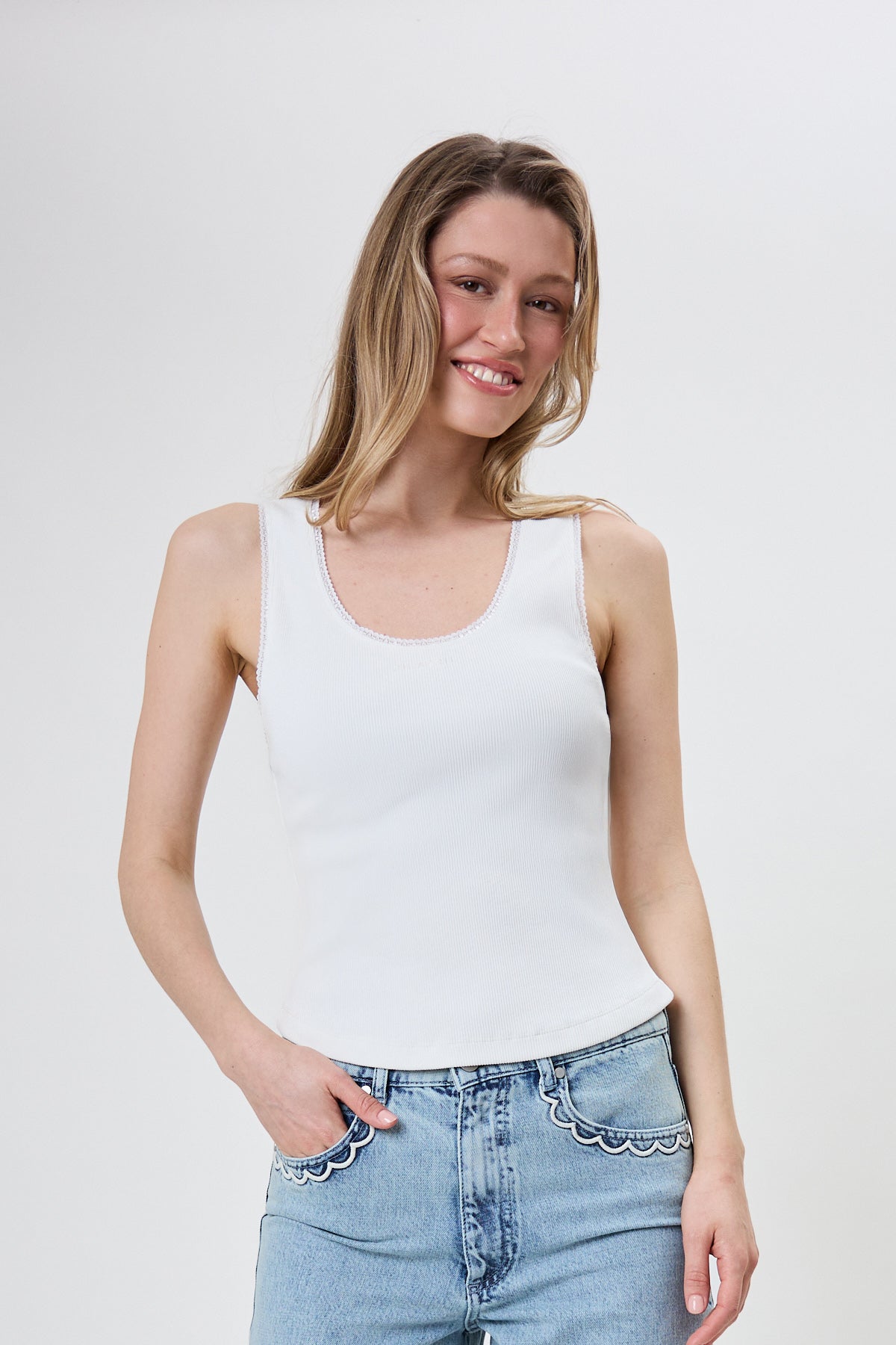 Jolie Lace Tanktop White