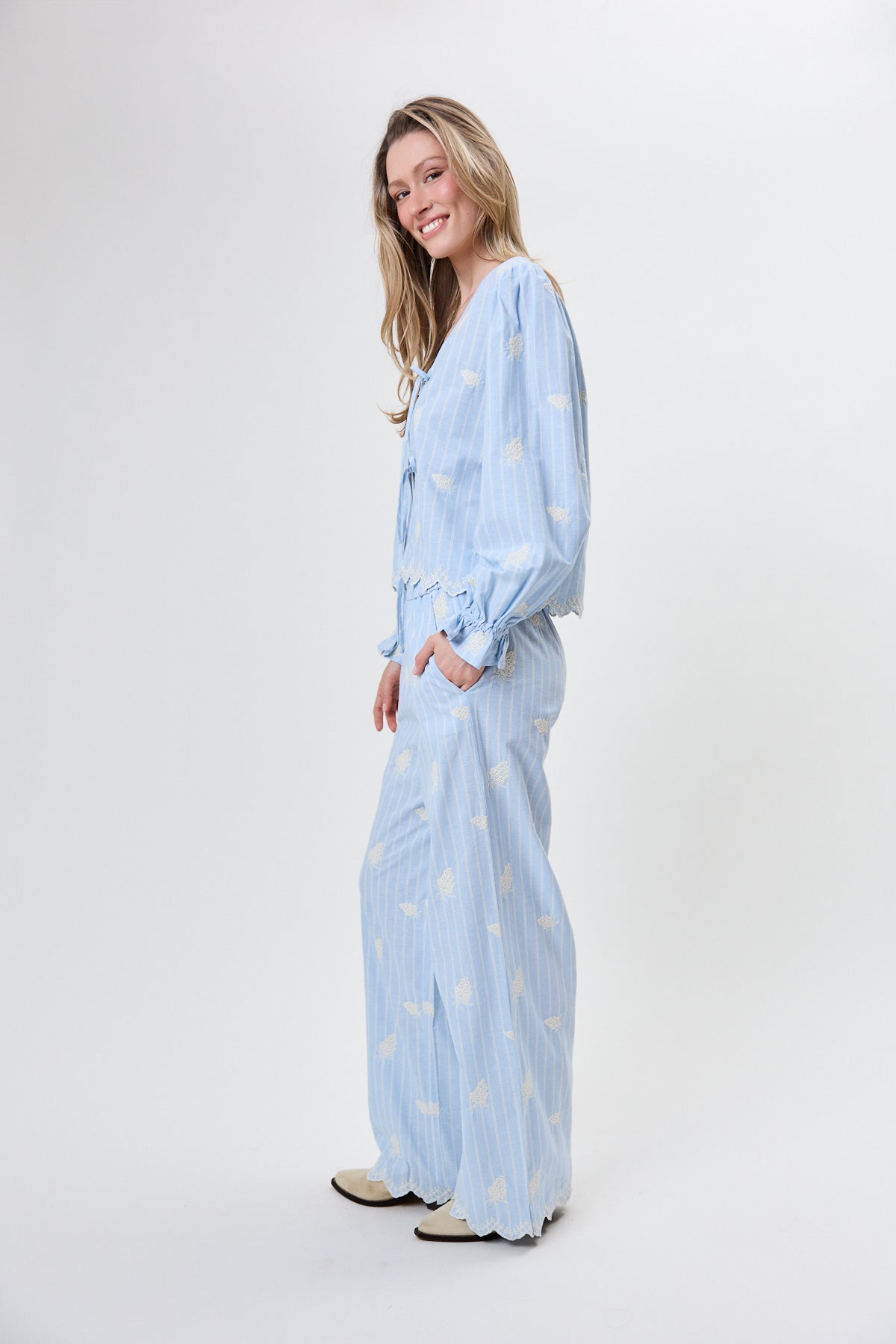 Leni Woven Pants Sky Blue