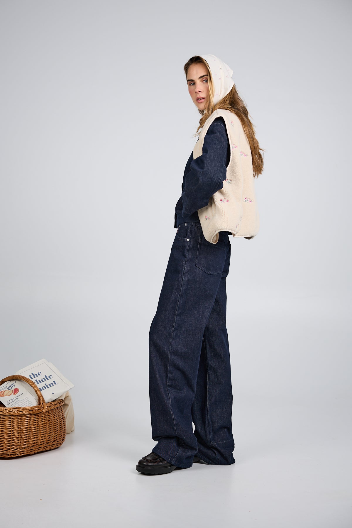 Magnolia Fleece Vest Off White Floral