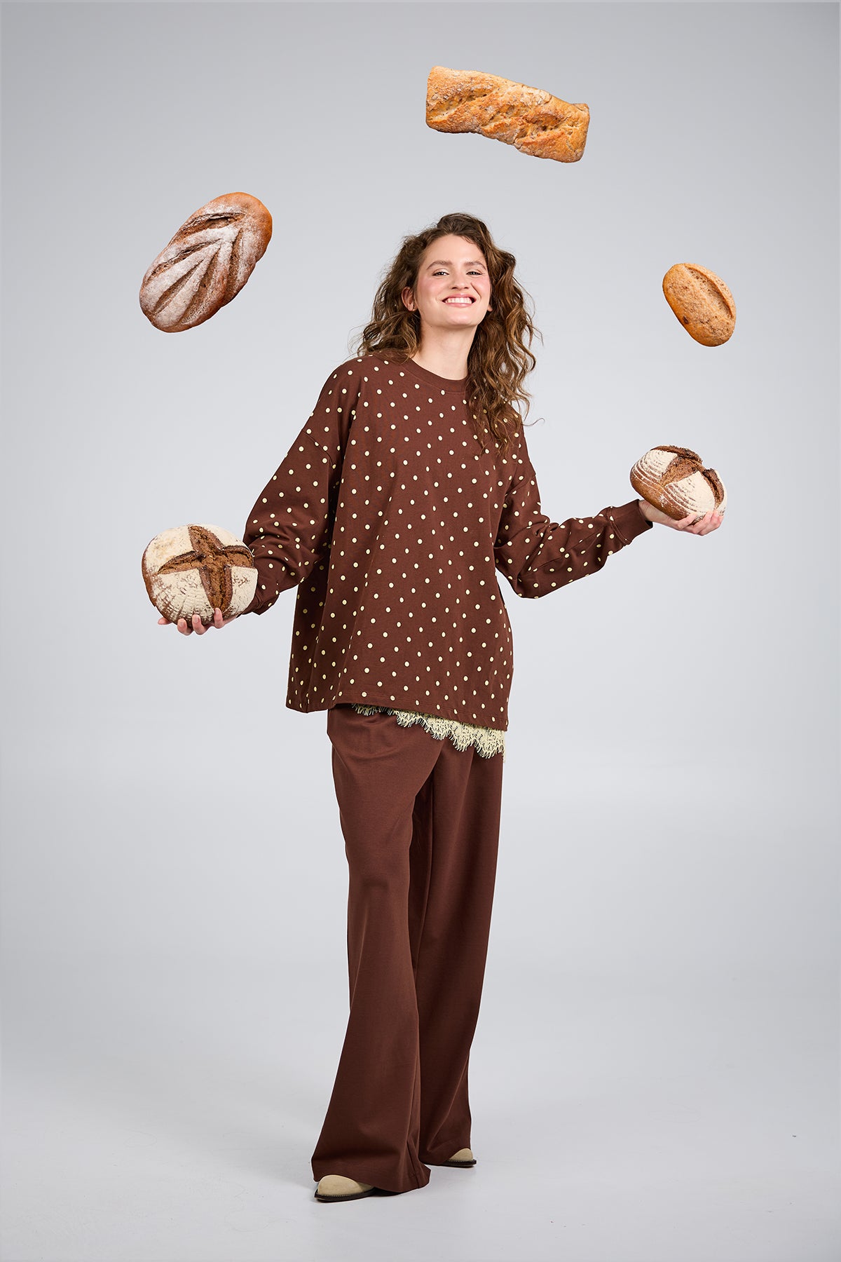 Oversized Longsleeve Little Things Cocoa Dust Polkadot
