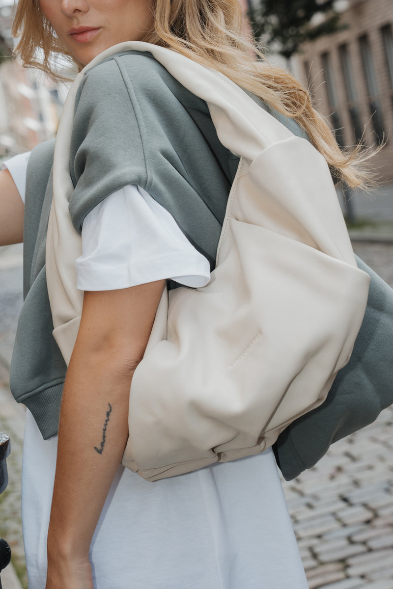 Greta Silky Off White
