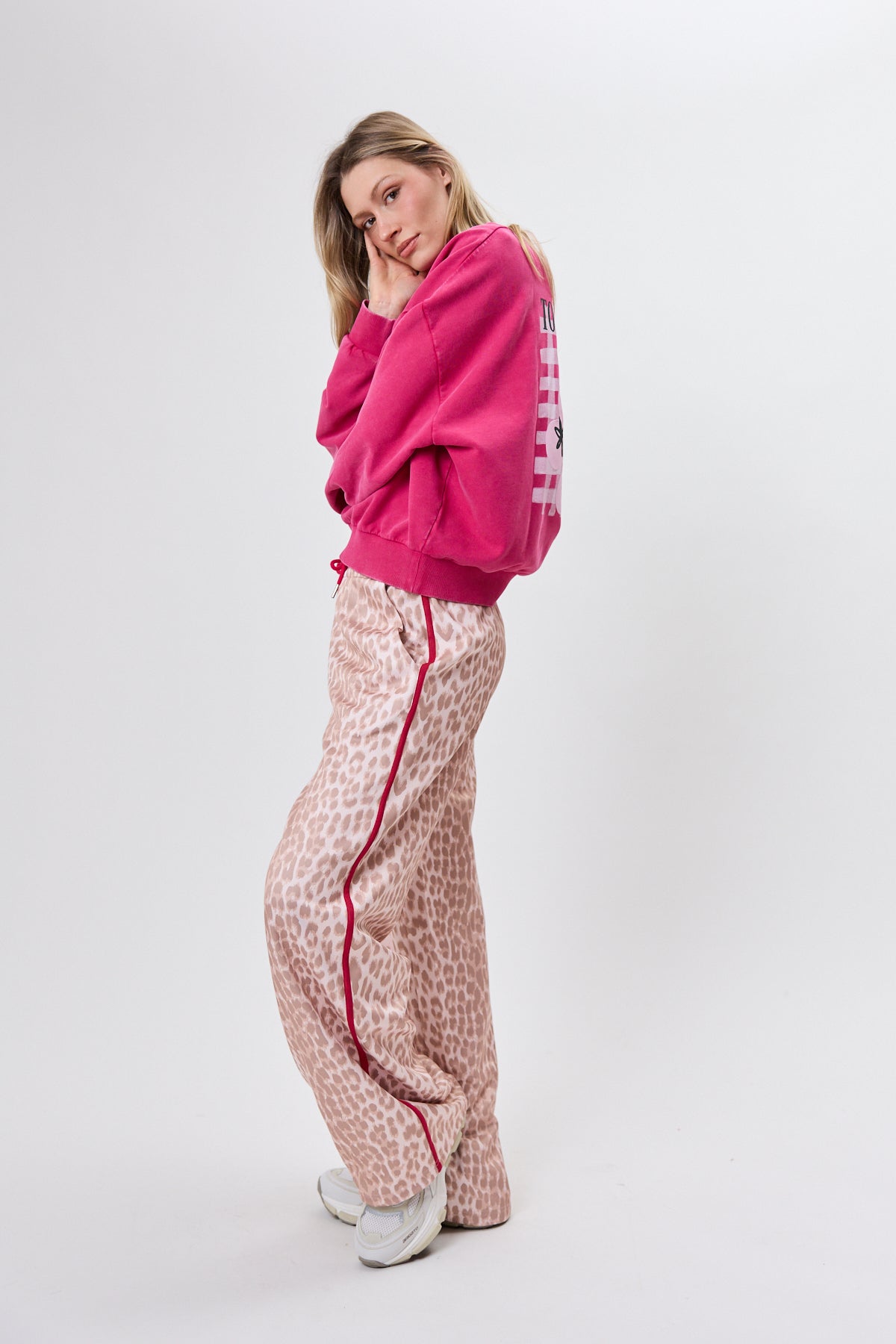 Regular Sweater Tomato Girl Berry Whip Acid