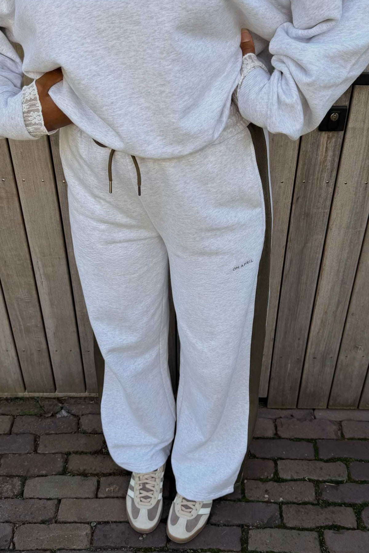 Kael Sweatpants aus Baumwolle mit Kontraststreifen – Grey Melange
