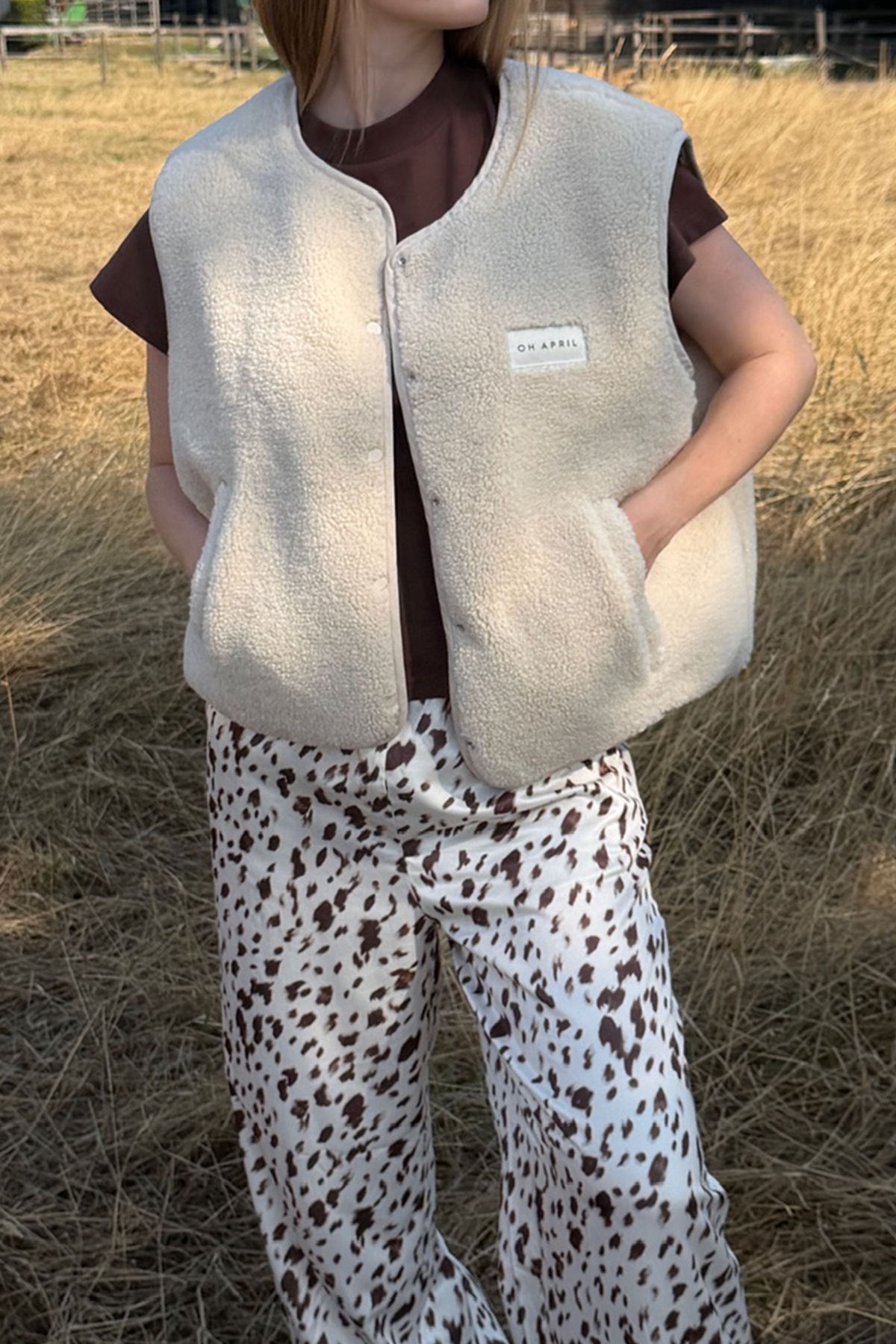 Magnolia Reversible Fleece Vest Off White/Cow